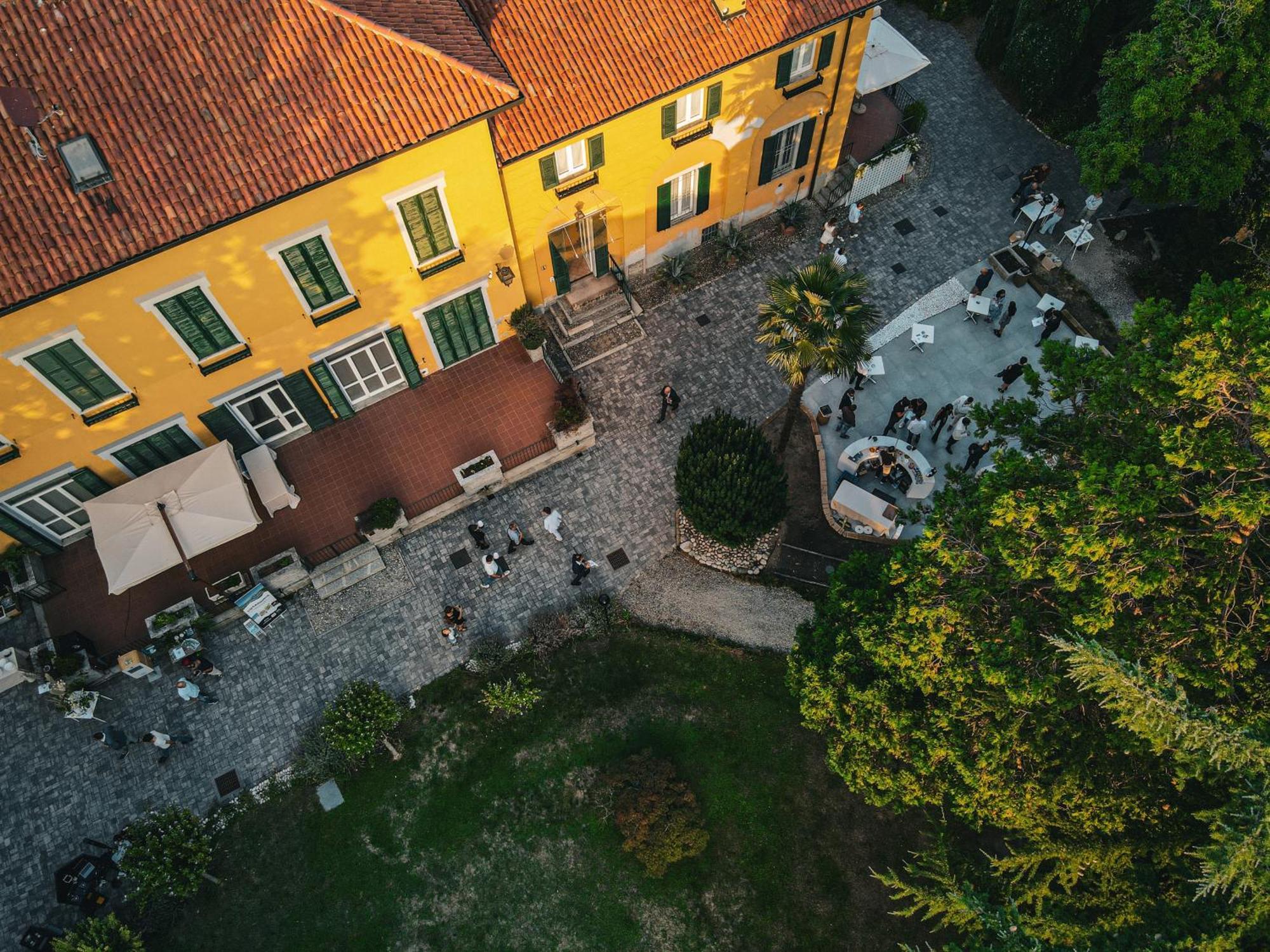 Foresteria La Torretta Fino Mornasco Zewnętrze zdjęcie